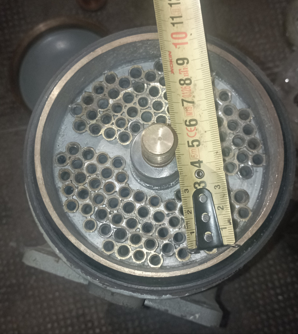 Fascio tubiero/scambiatore di calore comprensivo di cassa alloggio refrigerante e coperchi in bronzo