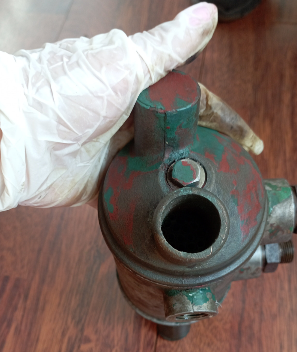 Refrigerante olio -scambiatore di calore per MG502 Twin Disc / Volvo Penta Trasmissione Radiatore Olio 842240 Sostituito 842241 USATO, IN BUONO STATO