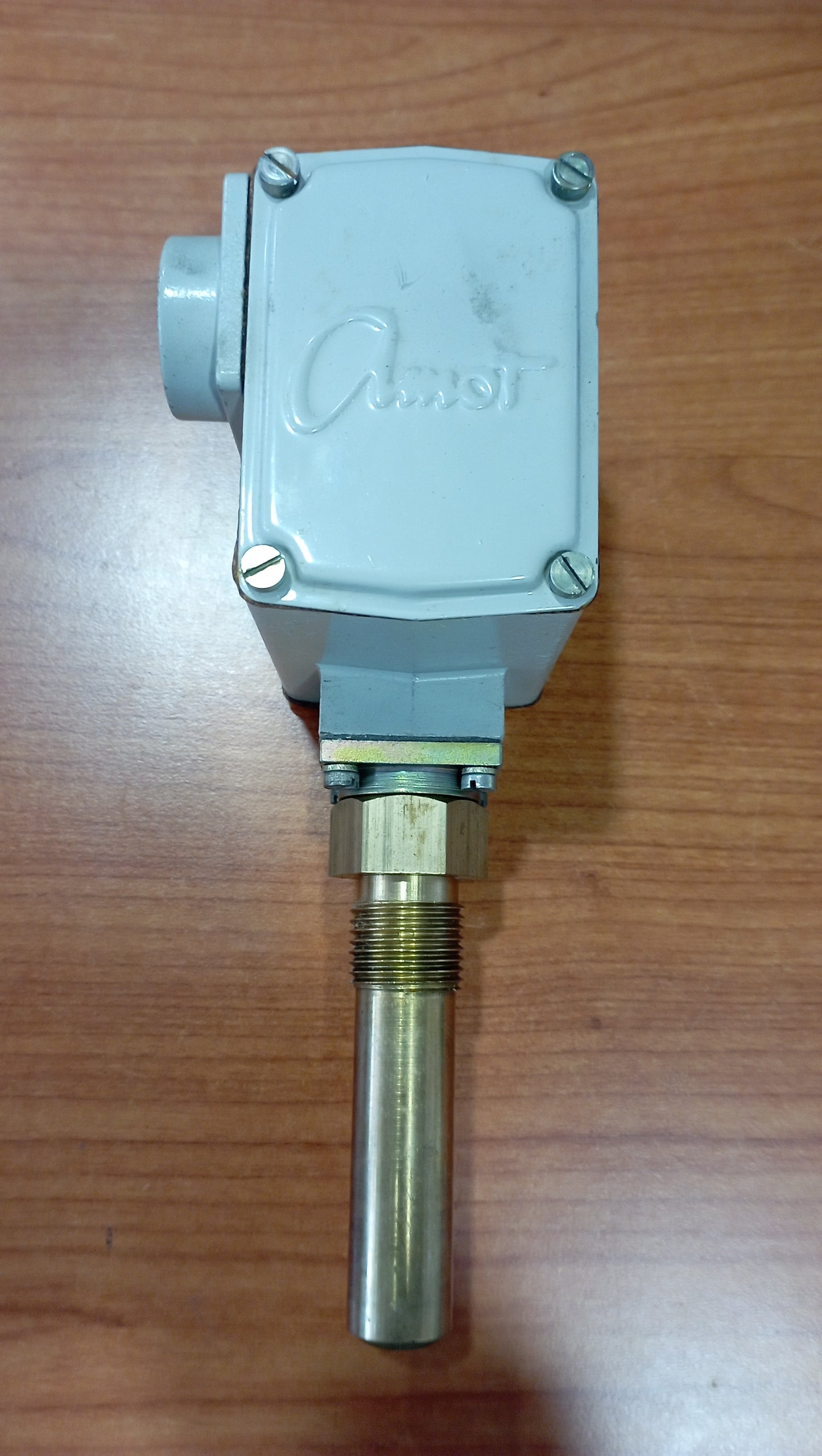 Termostato Amot controls 4140DR1E00CE4-EE