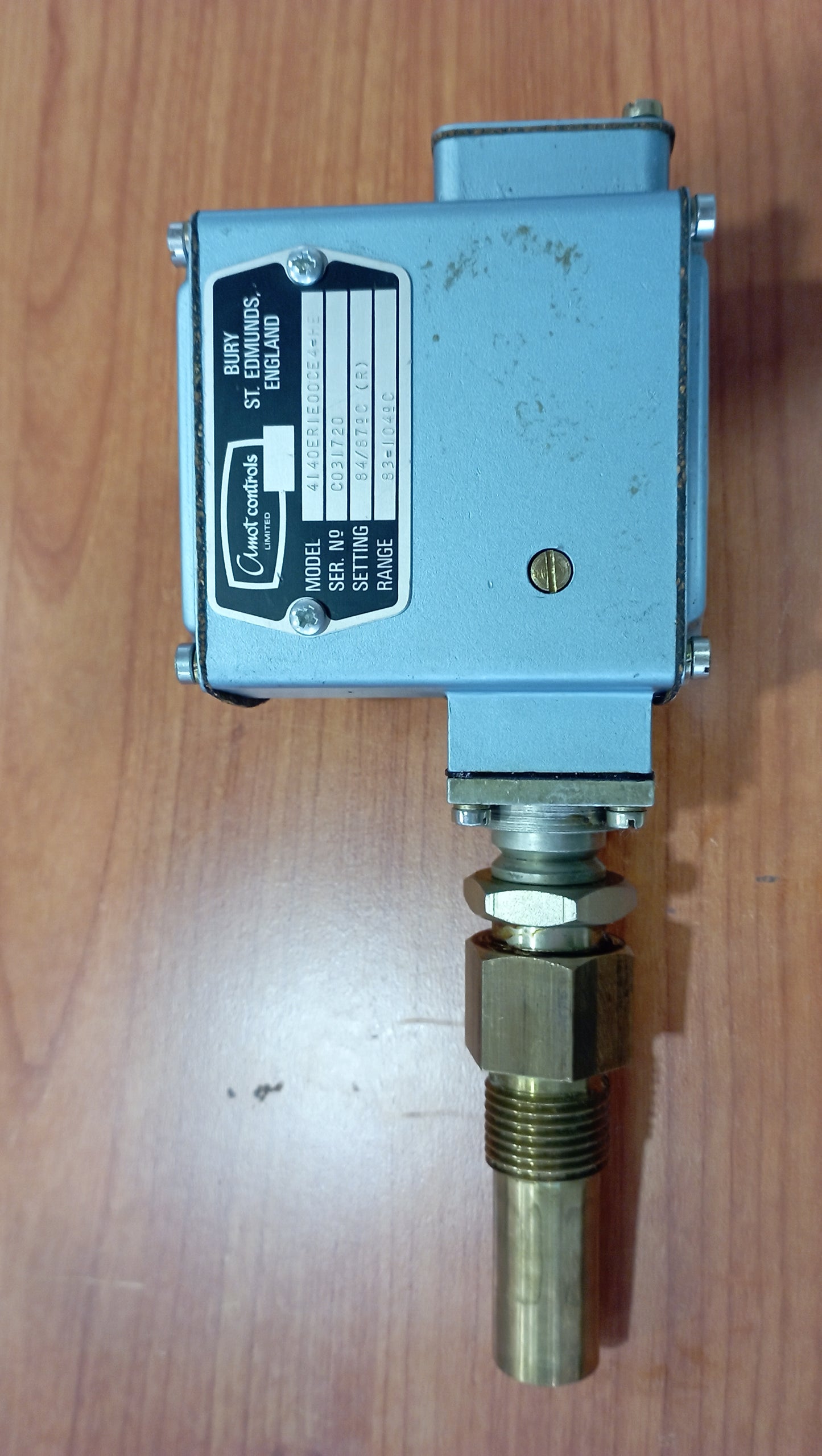 Termostato Amot controls 4140DR1E00CE4-EE