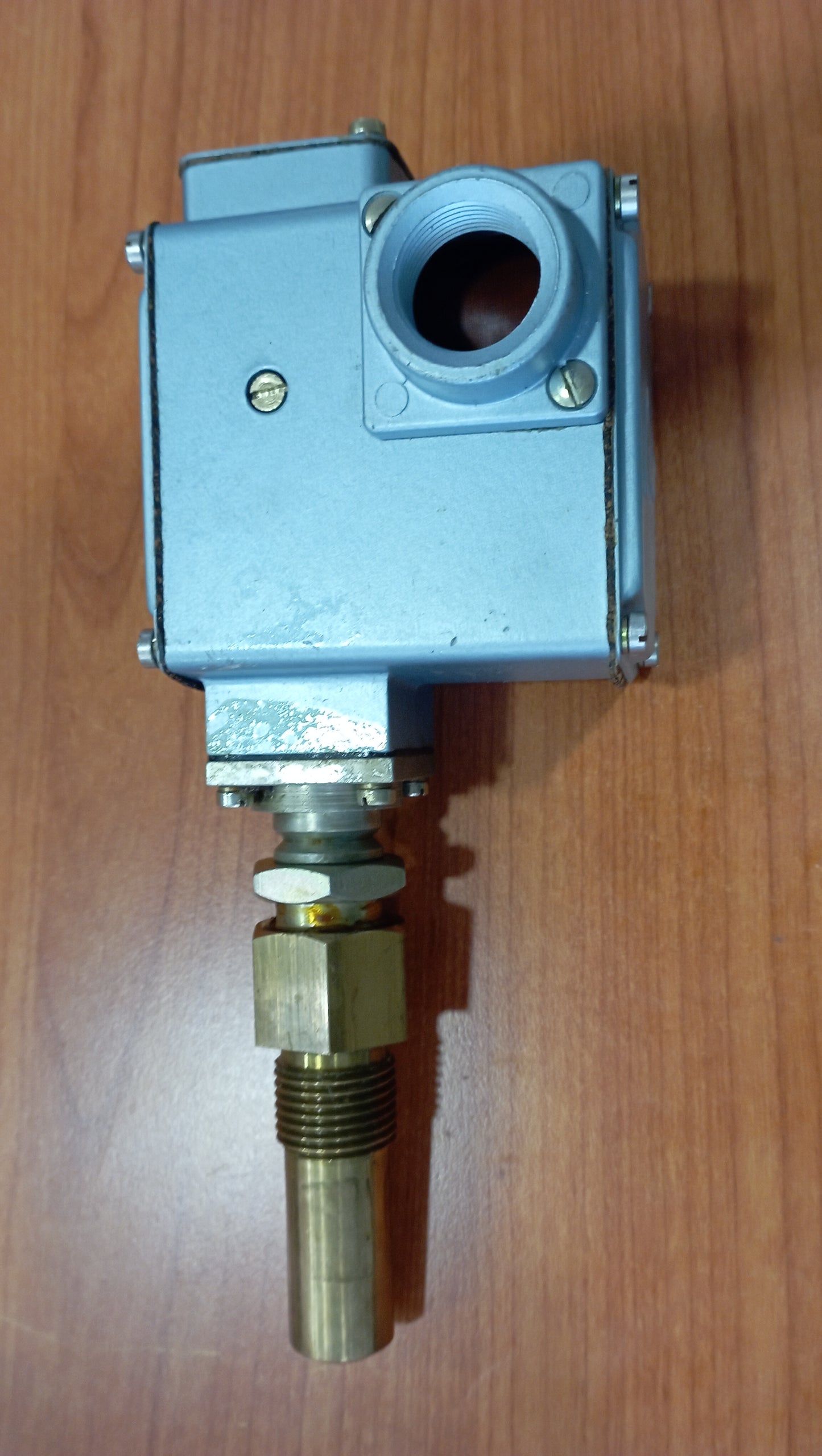 Termostato Amot controls 4140DR1E00CE4-EE