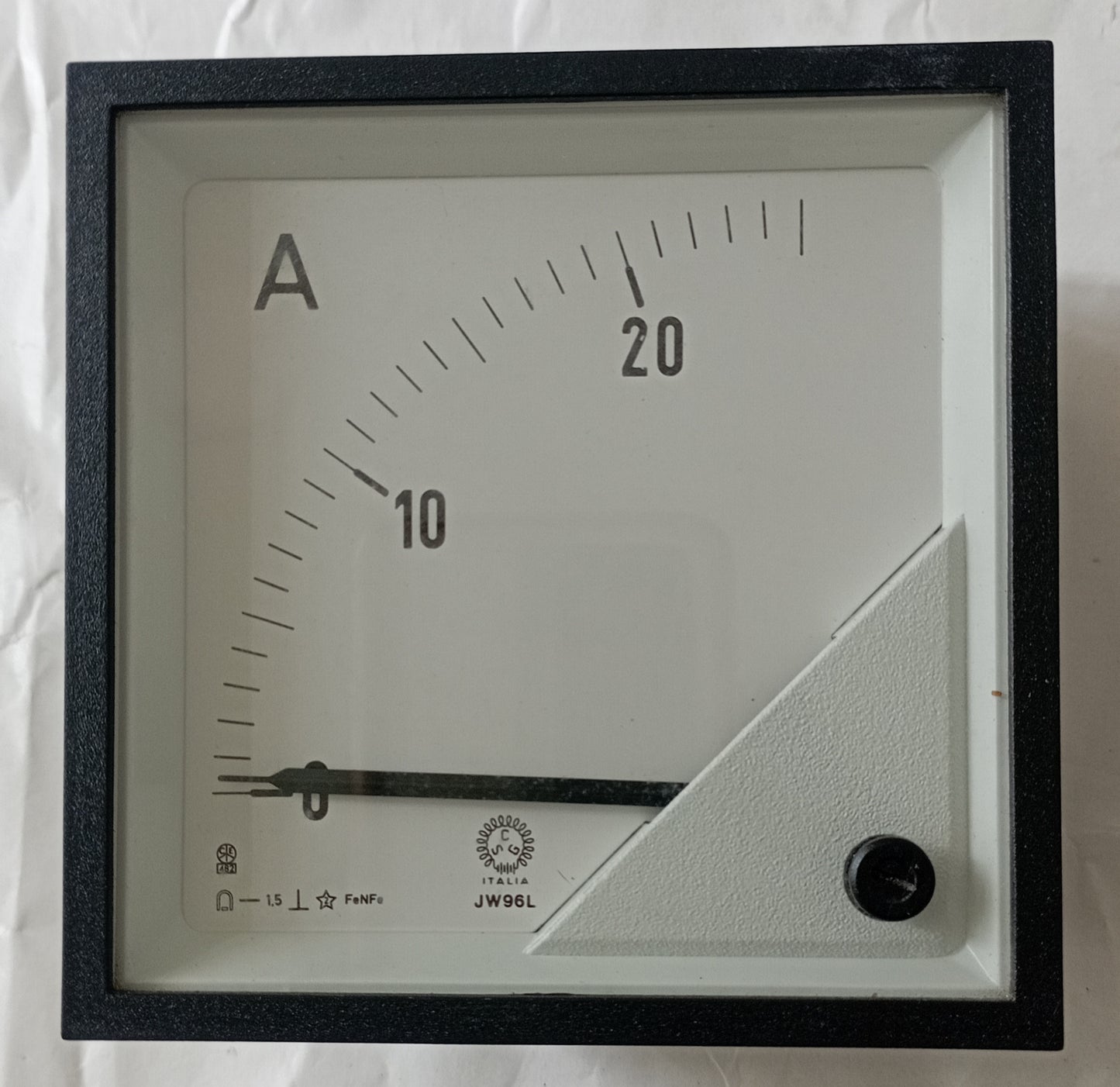 Amperometro analogico da 0 a 20