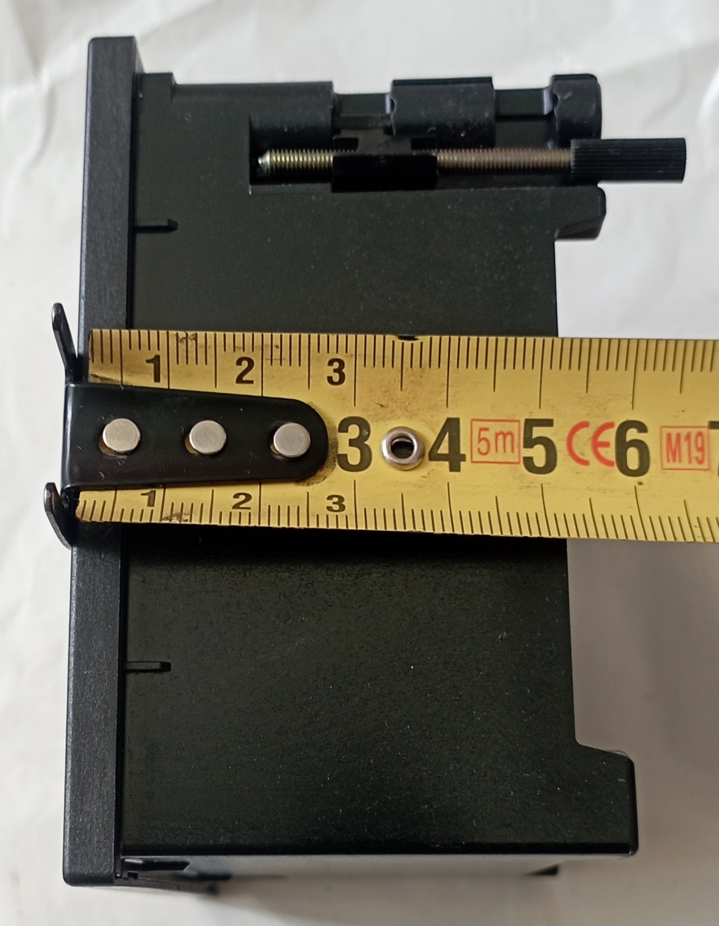 Voltmetro analogico nuovo, ABB con Puntatore da 0 a 100