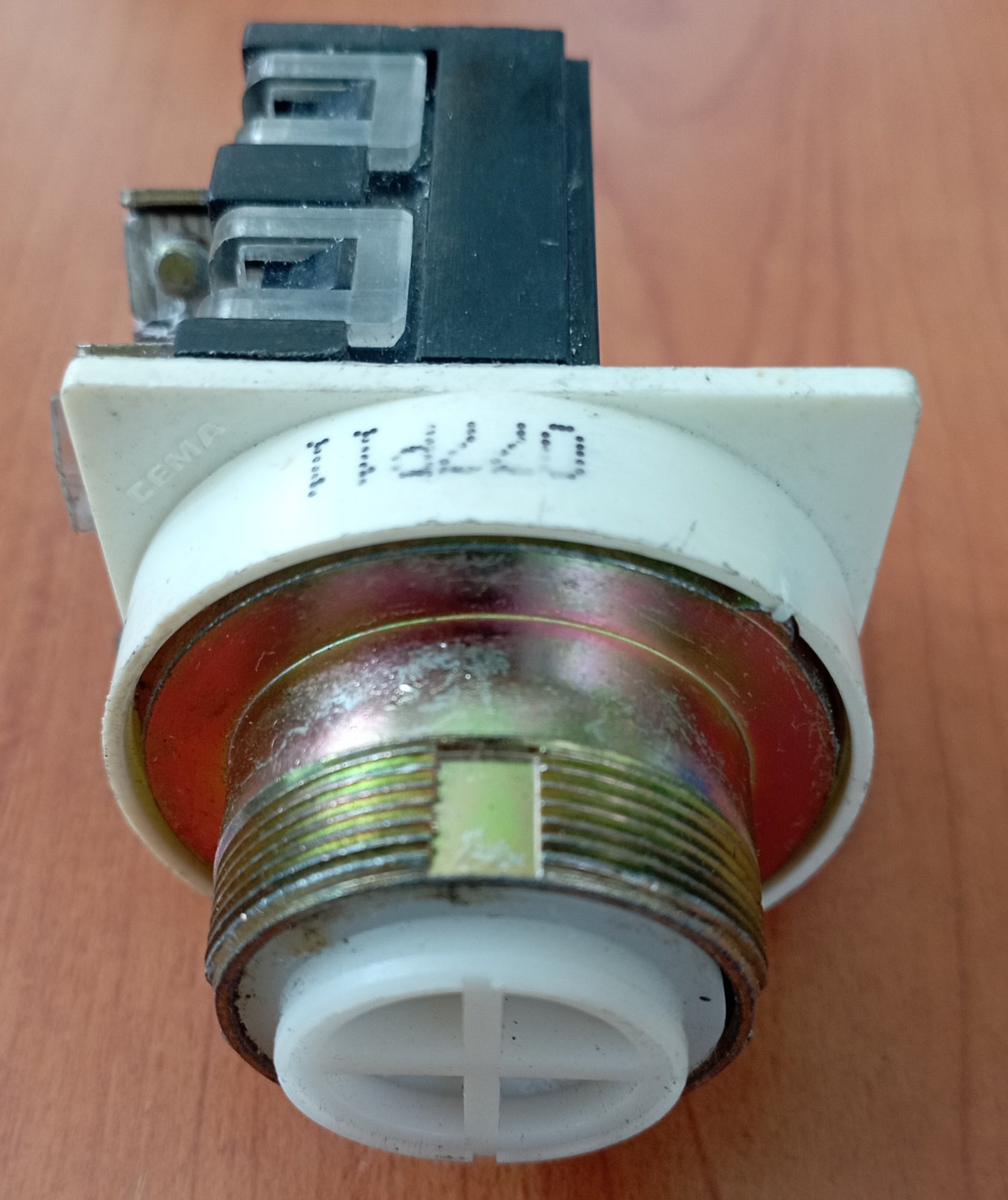 CEMA CGE 077P11 pulsante normale momentaneo NC+NA