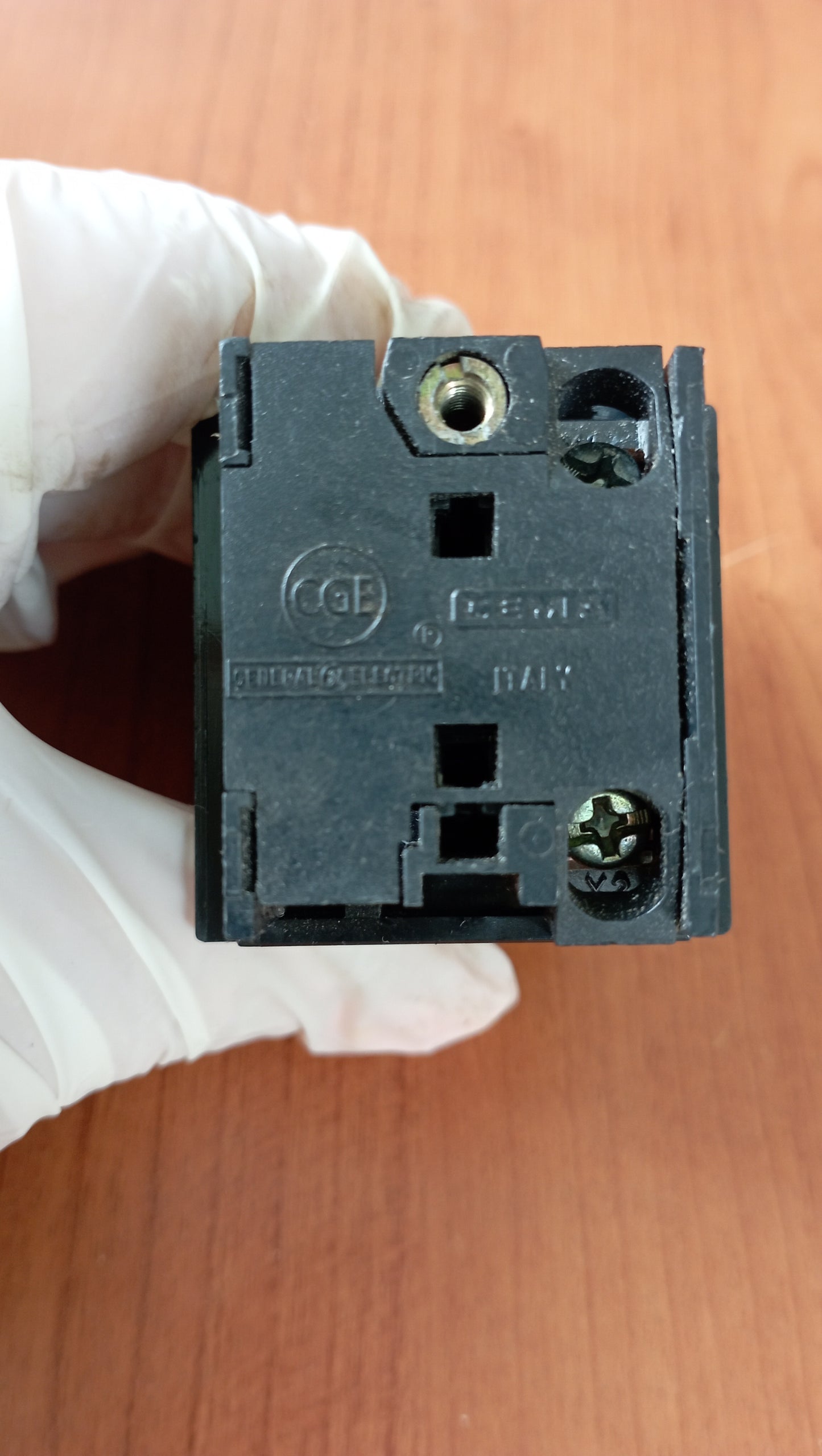 Cema 077 077LDB9 125V 3W max
Colore blu