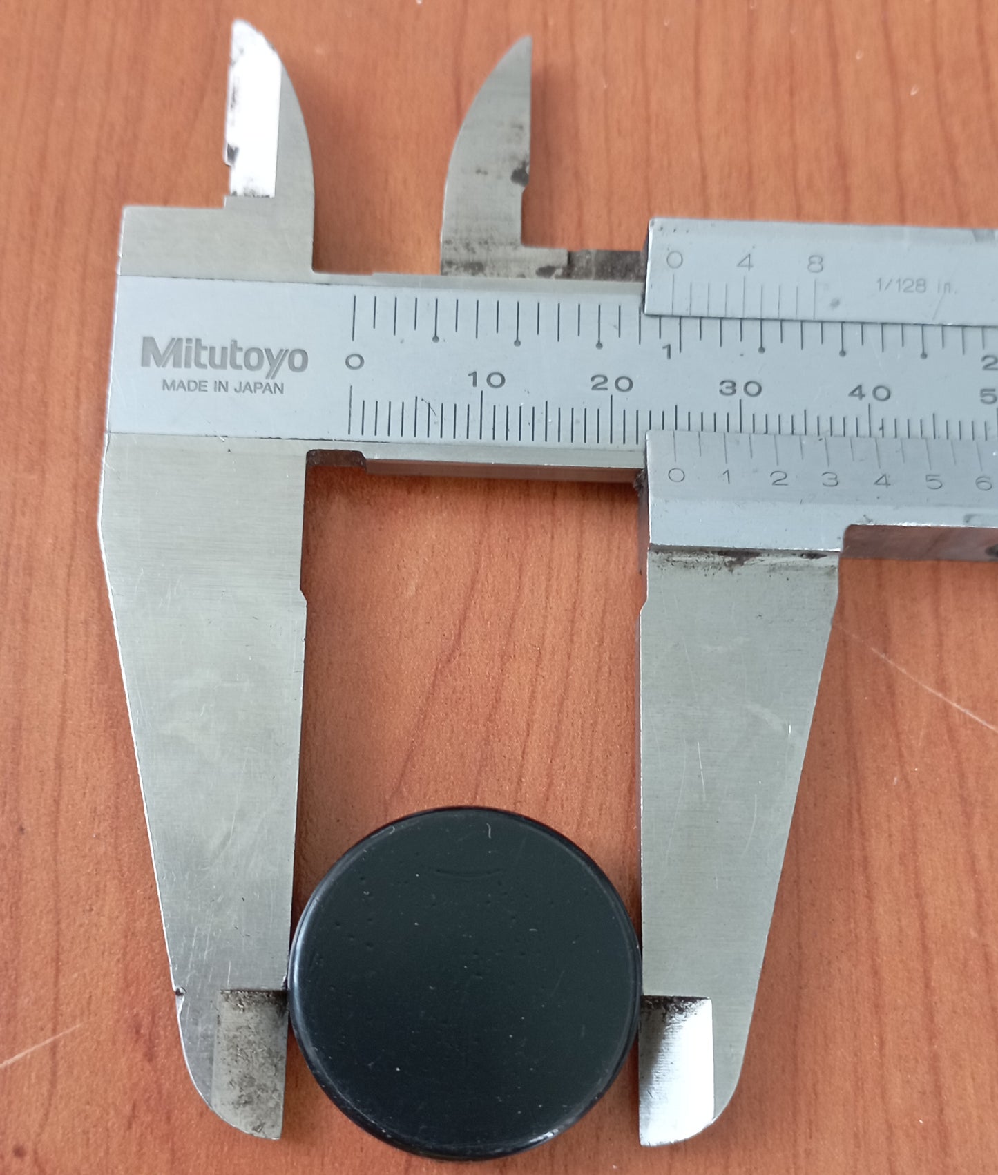 Bottone nero, senza guardia CEMA