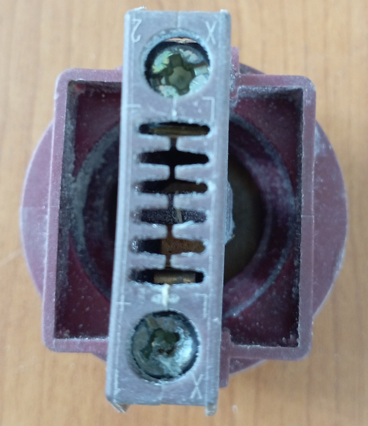 Cema (General Electric)
Prodotto -077LDNV0 PORTALAMPADA MULTITENSIONE, COMPRENSIVO DI CONTATTO CEMA