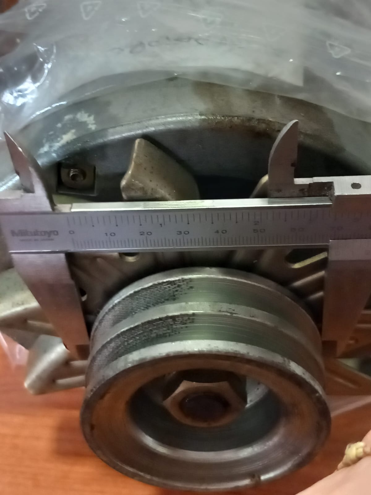 ALTERNATORE Valeo 2937430, 9AR3743G
28V 45Amp completo di puleggia con rotazione a destra