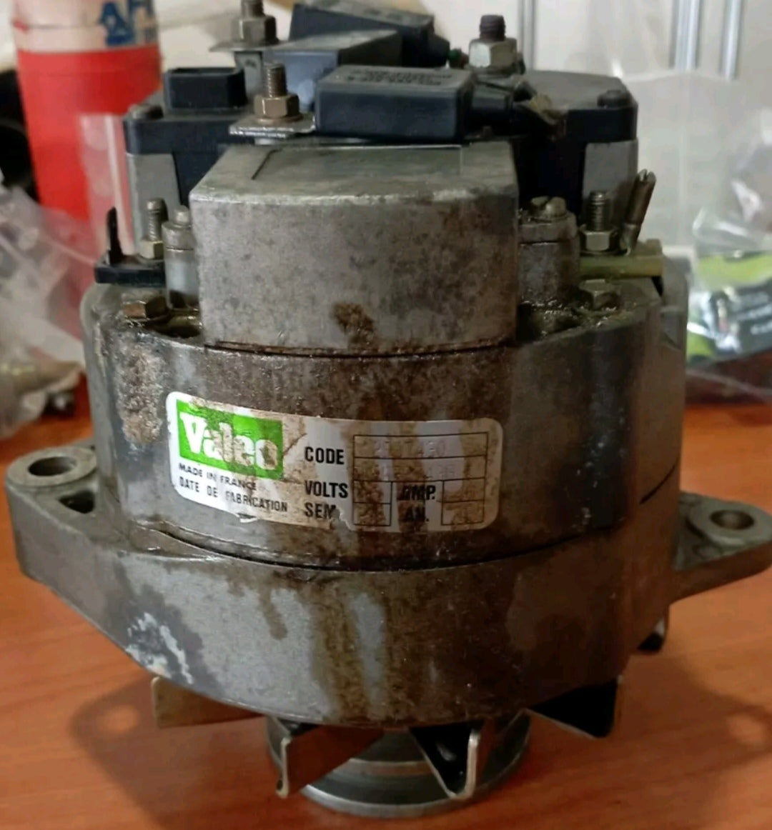 ALTERNATORE Valeo 2937430, 9AR3743G
28V 45Amp completo di puleggia con rotazione a destra