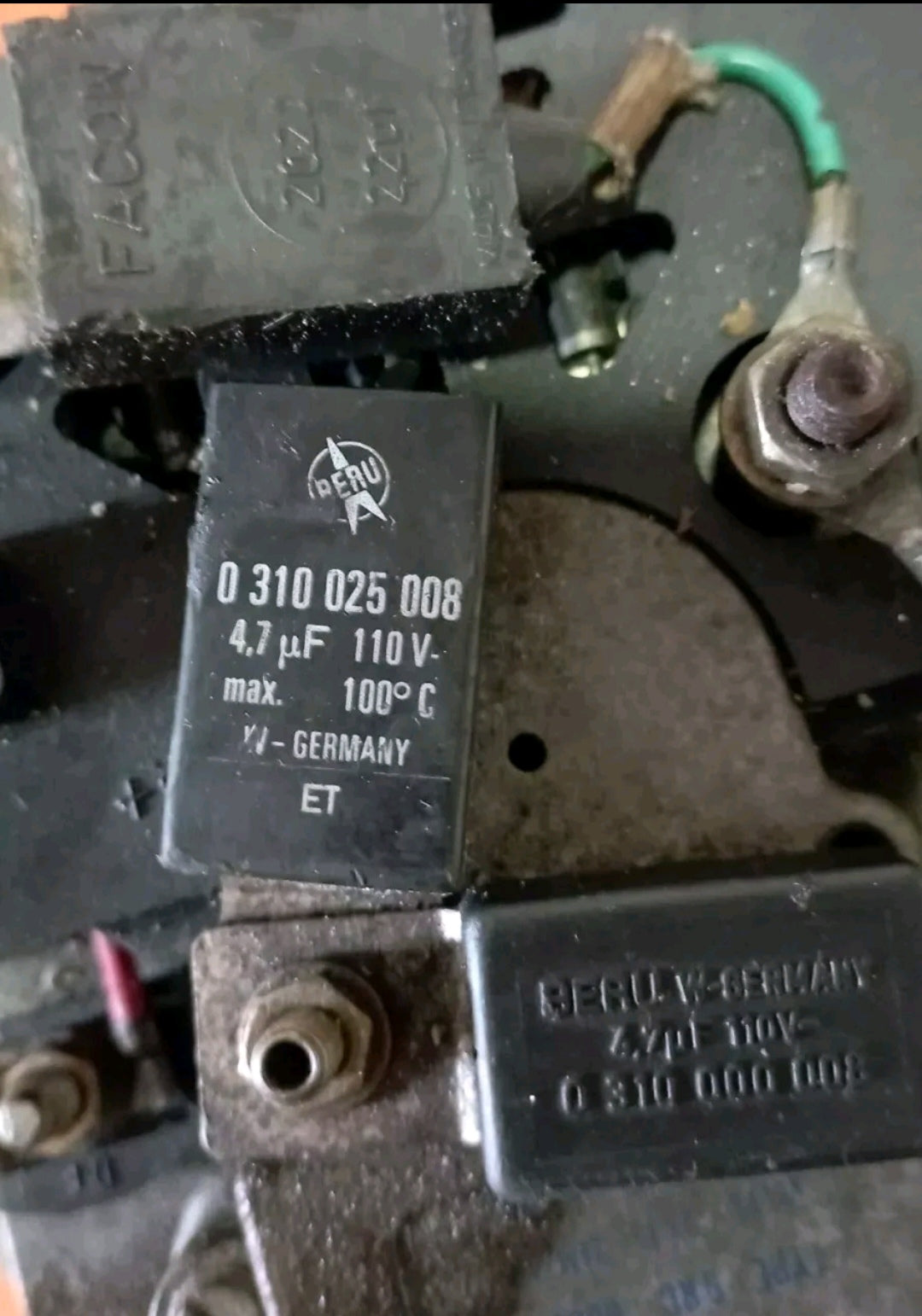 ALTERNATORE Valeo 2937430, 9AR3743G
28V 45Amp completo di puleggia con rotazione a destra