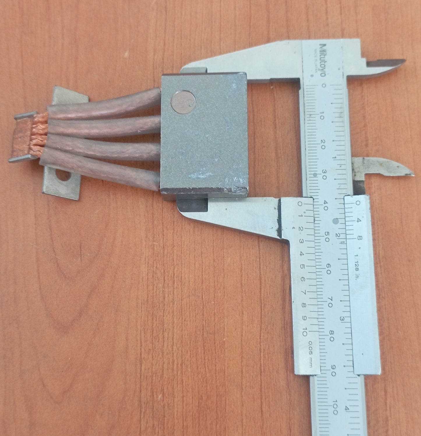 Spazzole Bosch Per Motorini Di Avviamento.
Sigla riportata sulla spazzola:
32
M 42