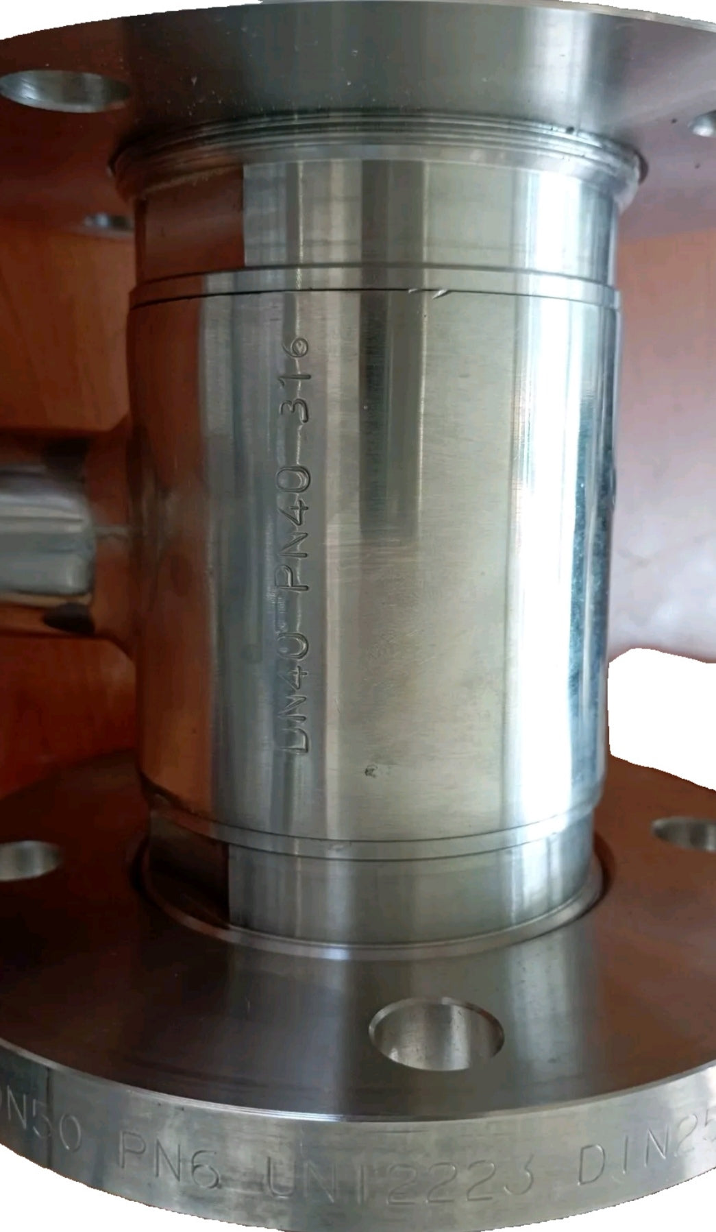 Valvola a sfera flangiata per gas in  acciaio inox aisi 316 DN40 PN40 con flange girevoli DN50 PN6 con leva per apertura e chiusura.