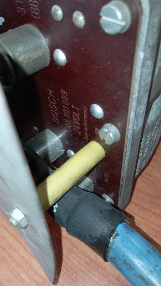 BOSCH 0 333 301 009 Relè batteria
24V comprensivo di base appoggio e cavo massa)
Numero articolo: 0 333 301 009
EAN: 3165142988979