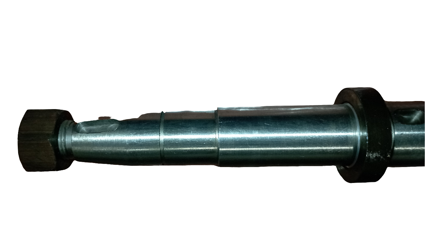 Albero in acciaio inox completo di filettature e cave chiavette per pompa acqua