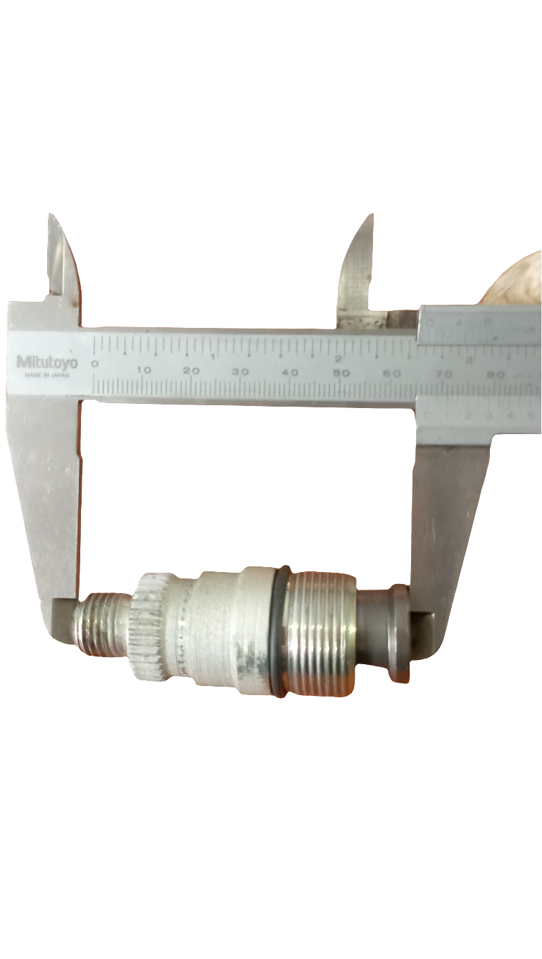 Valvola per pompa iniezione comprensiva di valvola con comando a pressione