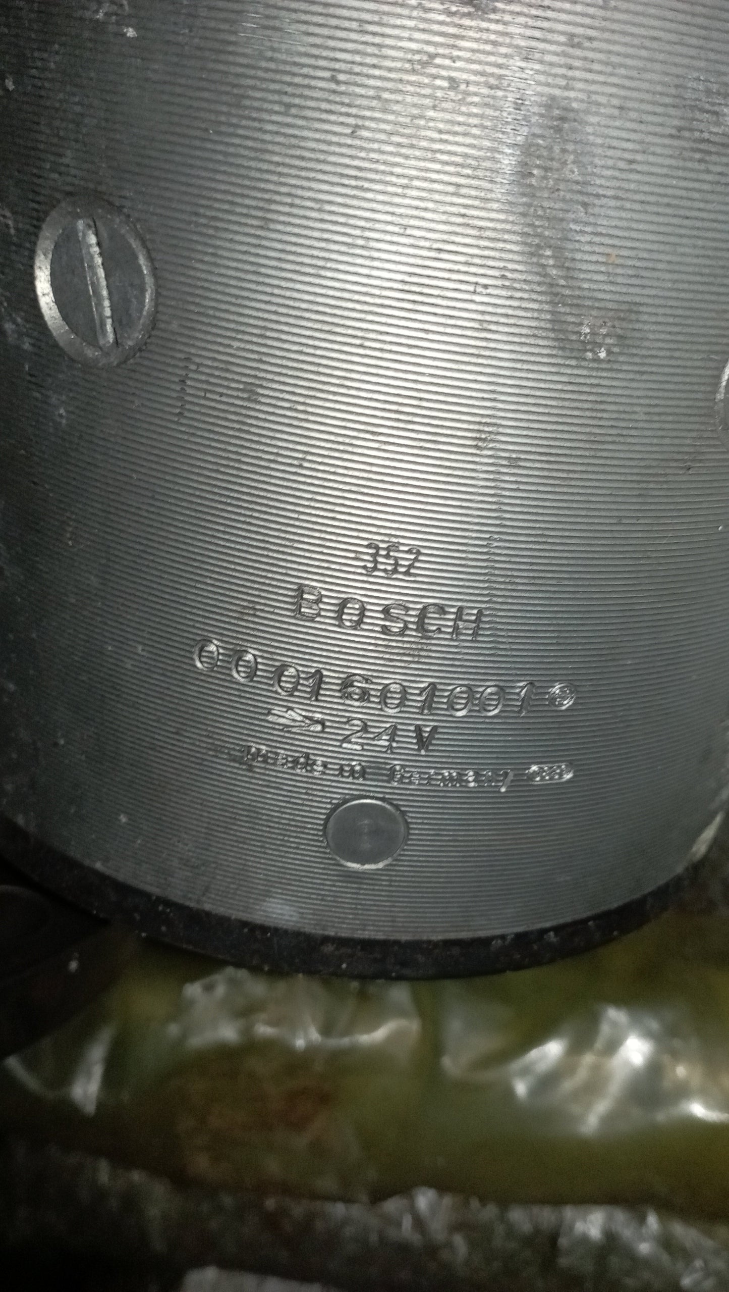 BOSCH 0 001 601 001 Motorino avviamento
24V, 15KW, N° denti: 13, 30, 50, 31, Ø 90 mm
Numero articolo: 0 001 601 001
EAN: 3165141822281