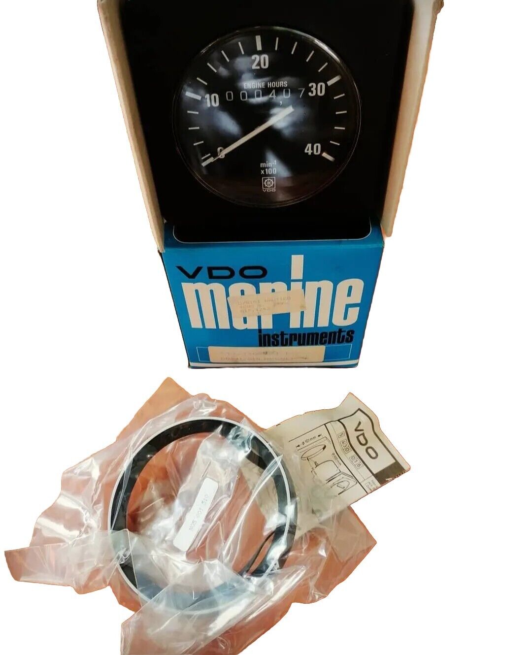 VDO Contagiri 0 - 4000 GIRI comprensivo di contaore 24 V in scatola originale