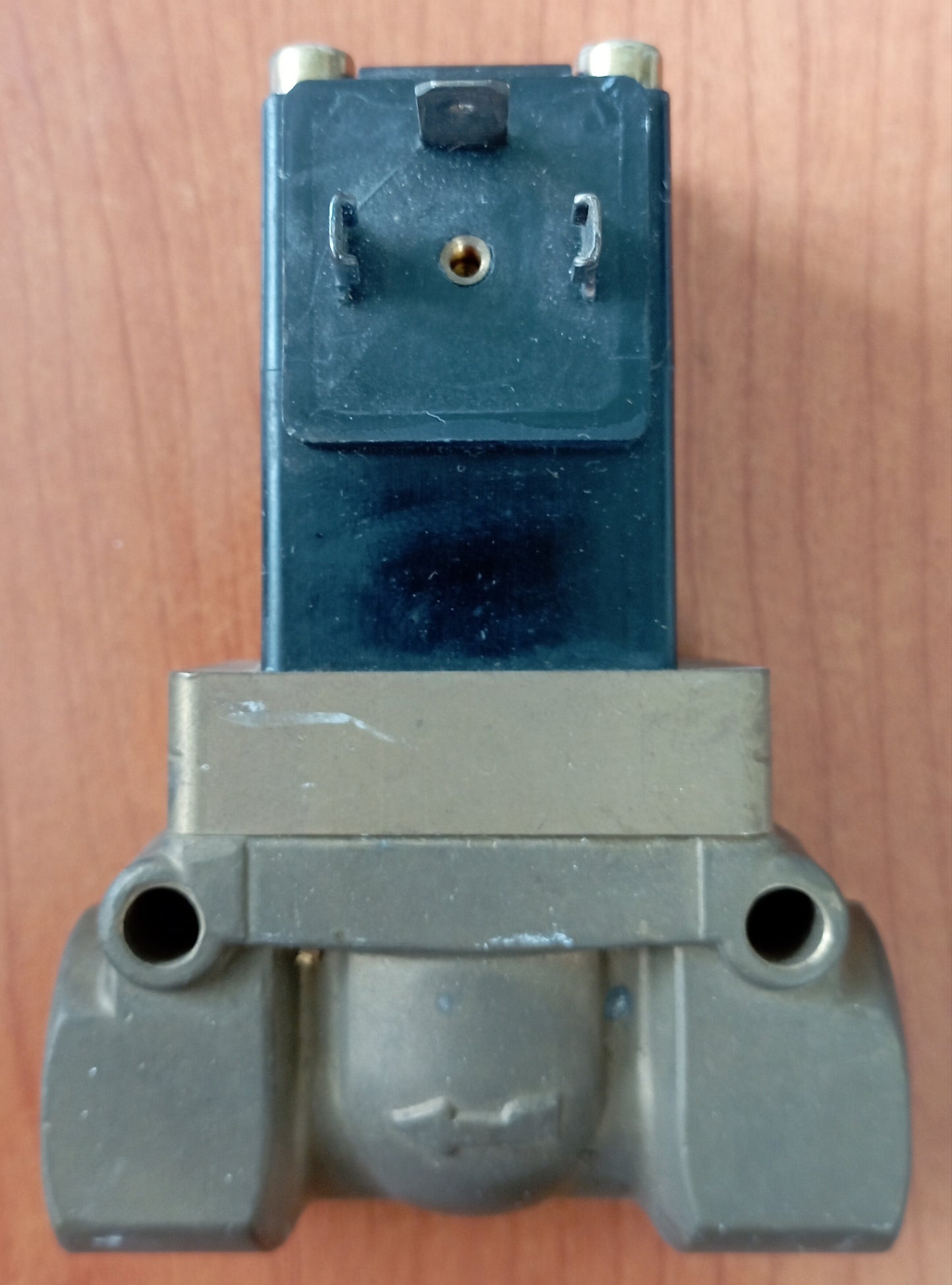 Elettrovalvola NC Burkert, 50 bar max, 2 porte , 230 V c.a., 1/2poll