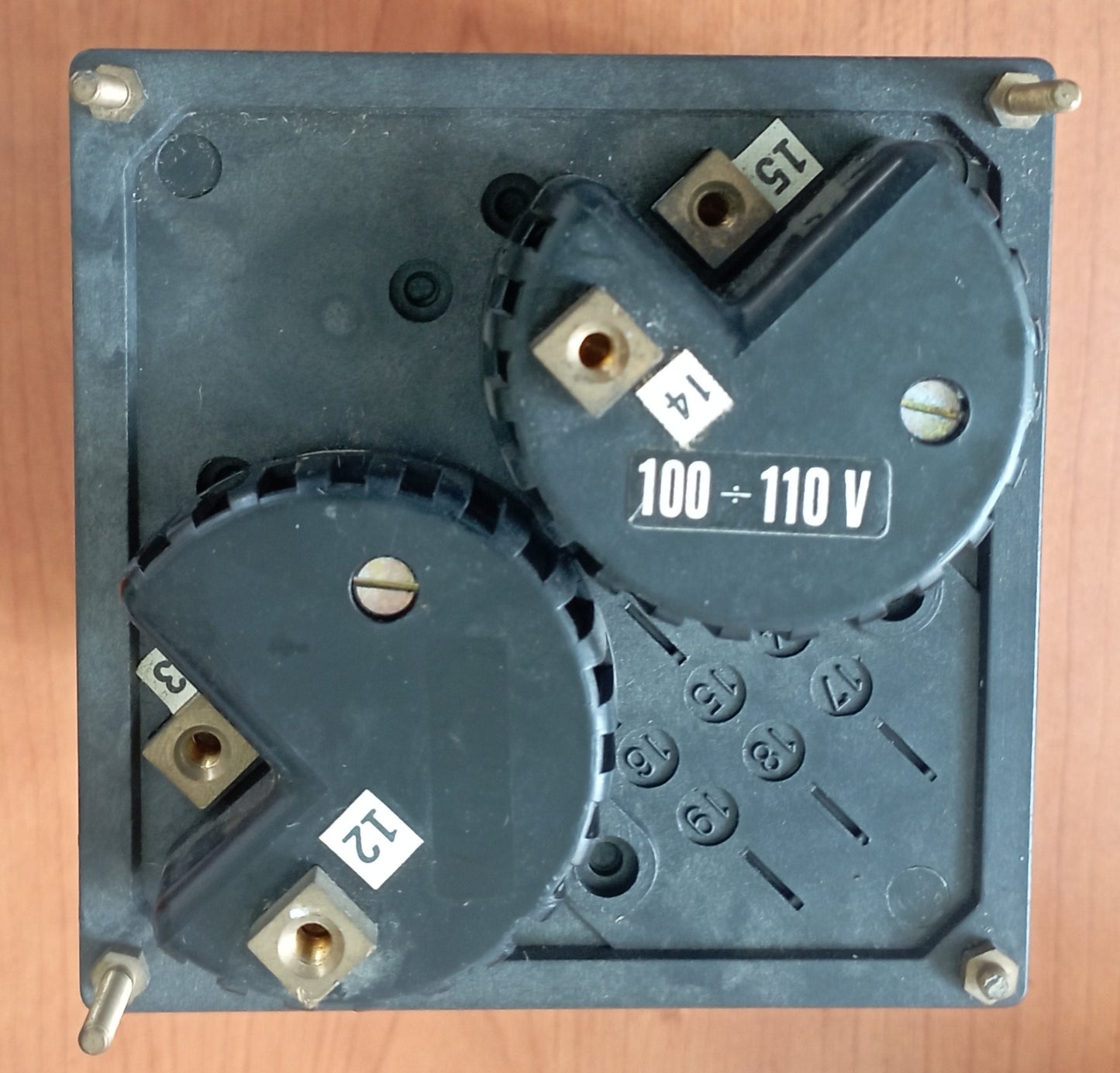 Generatore sincronizzate S270/2A doppio misuratore di frequenza