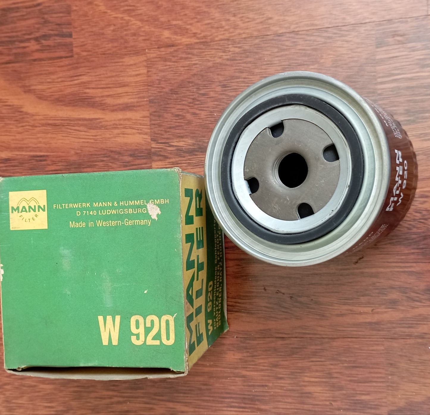 MANN-FILTER W 920 Filtro olio per GLAS 04, 1700, GT
3/4-16 UNF, con una valvola blocco arretramento, Filtro ad avvitamento