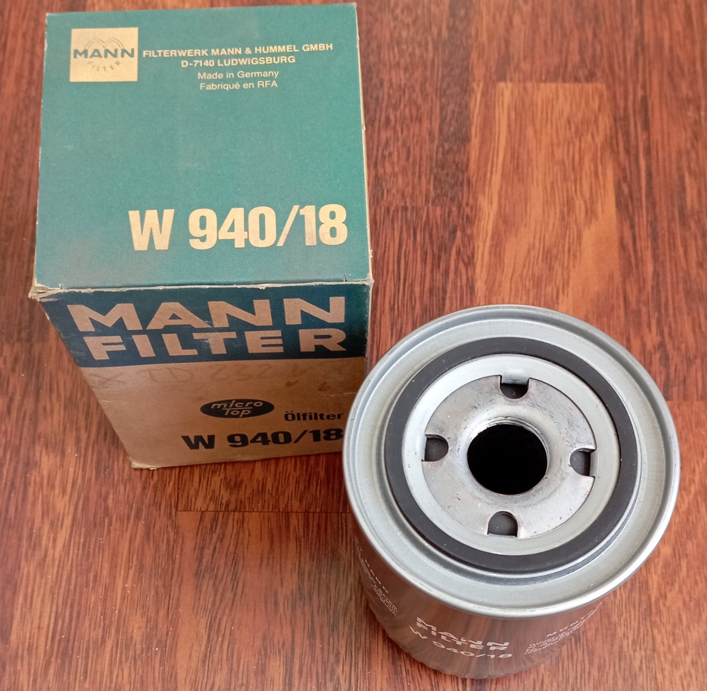 MANN-FILTER W 940/18 Filtro olio per LAMBORGHINI Urraco Coupe
1-12 UNF, con una valvola blocco arretramento, Filtro ad avvitamento