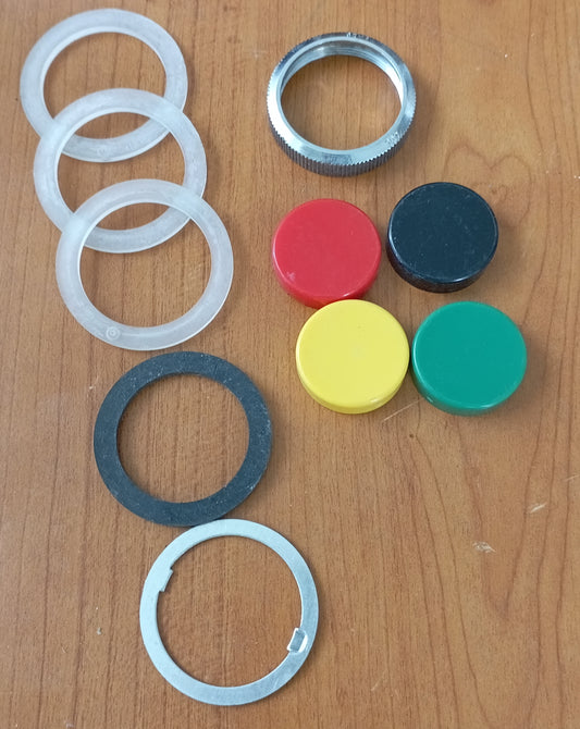 Corredo ghiera bassa, bottoni nero, rosso, verde, giallo marchio CEMA.