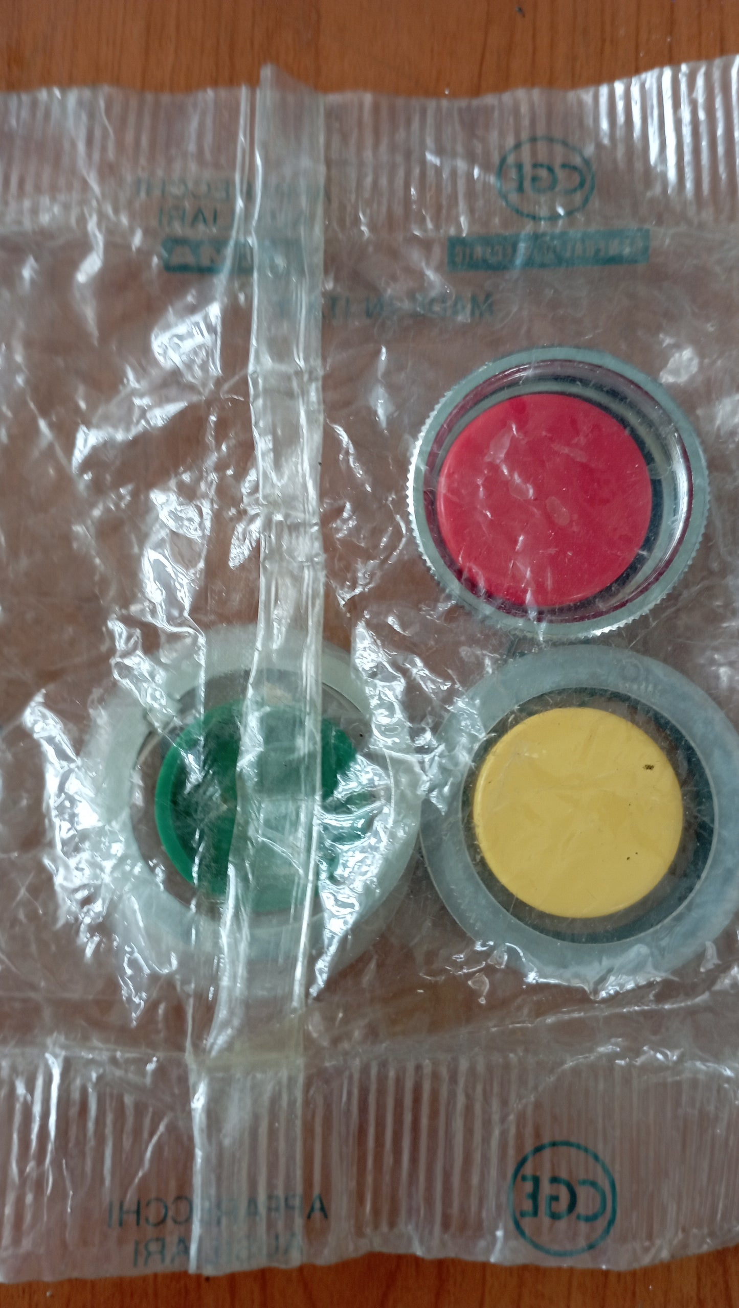 Corredo ghiera alta, bottoni nero, rosso, verde, giallo marchio CEMA.