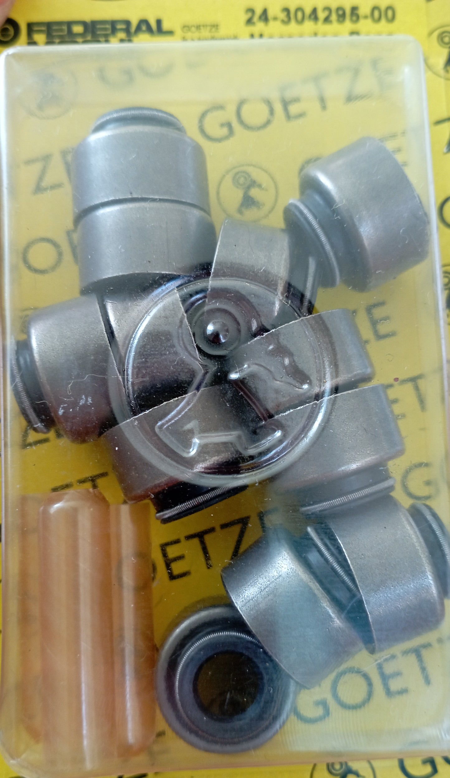 GOETZE 24-304295-00 Paraolio valvole