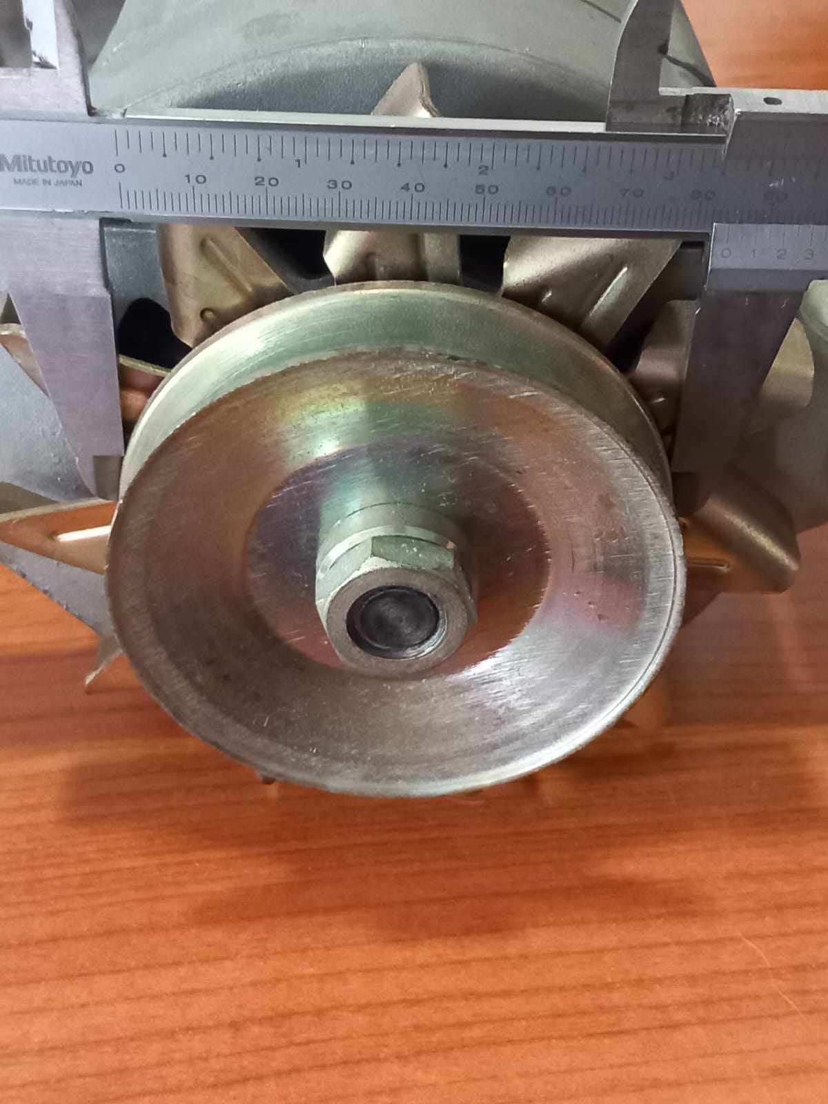 ALTERNATORE Valeo 2937430, 9AR3743G
28V 45Amp comprensivo di puleggia e rotazione a sinistra