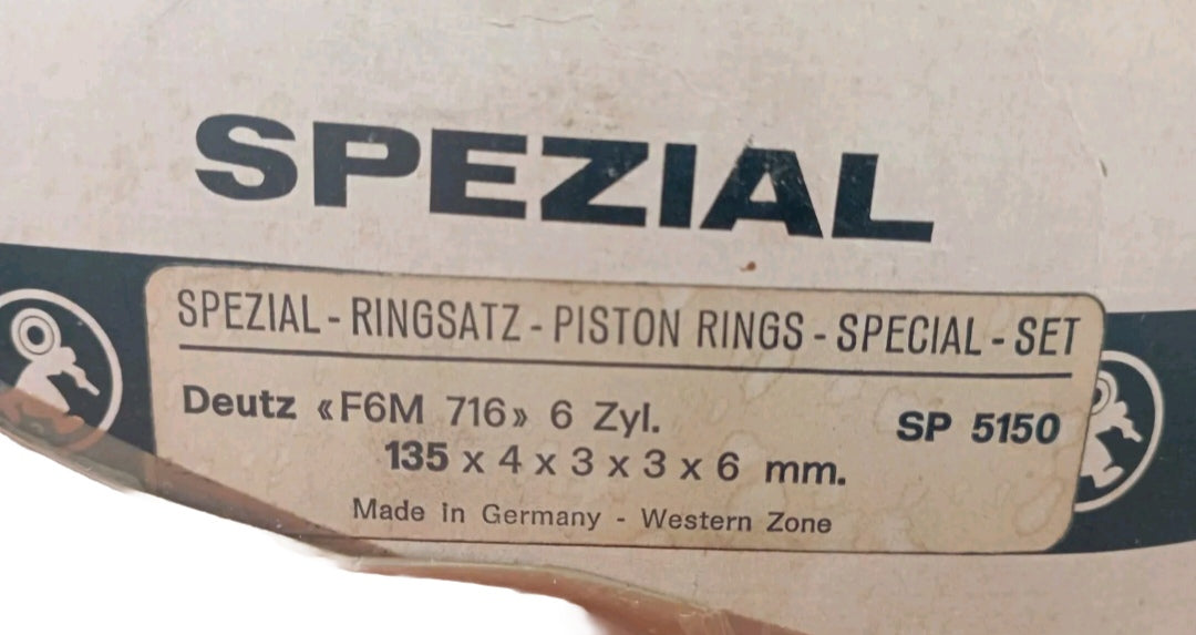 Fasce elastiche per pistoni DEUTZ F6 M 716 6 zyl Kit Composto da n 4 Fasce.
135 x 4 x 3 x 3 x 6 mm