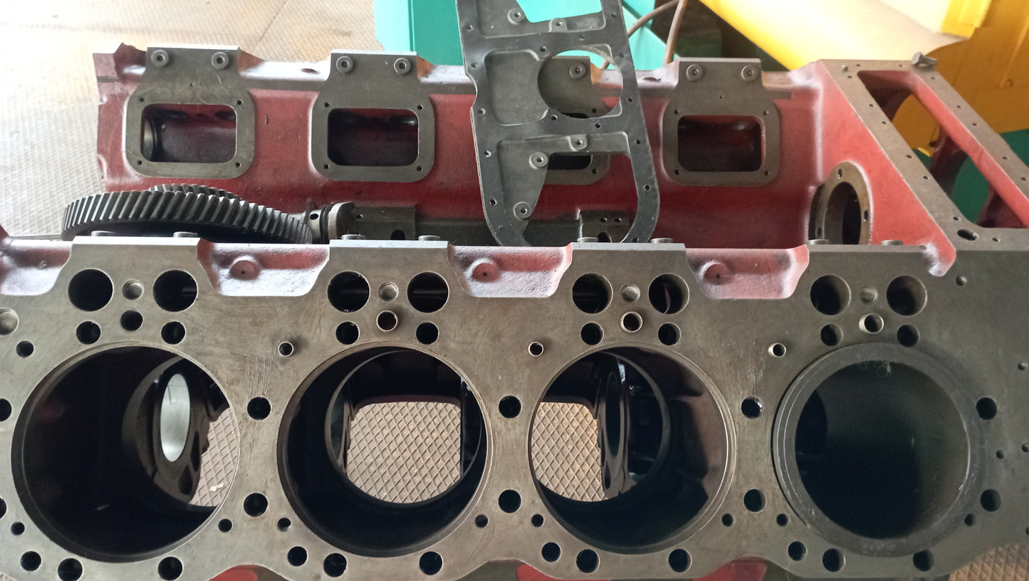 Incastellatura (monoblocco) motori Isotta Fraschini serie 1708