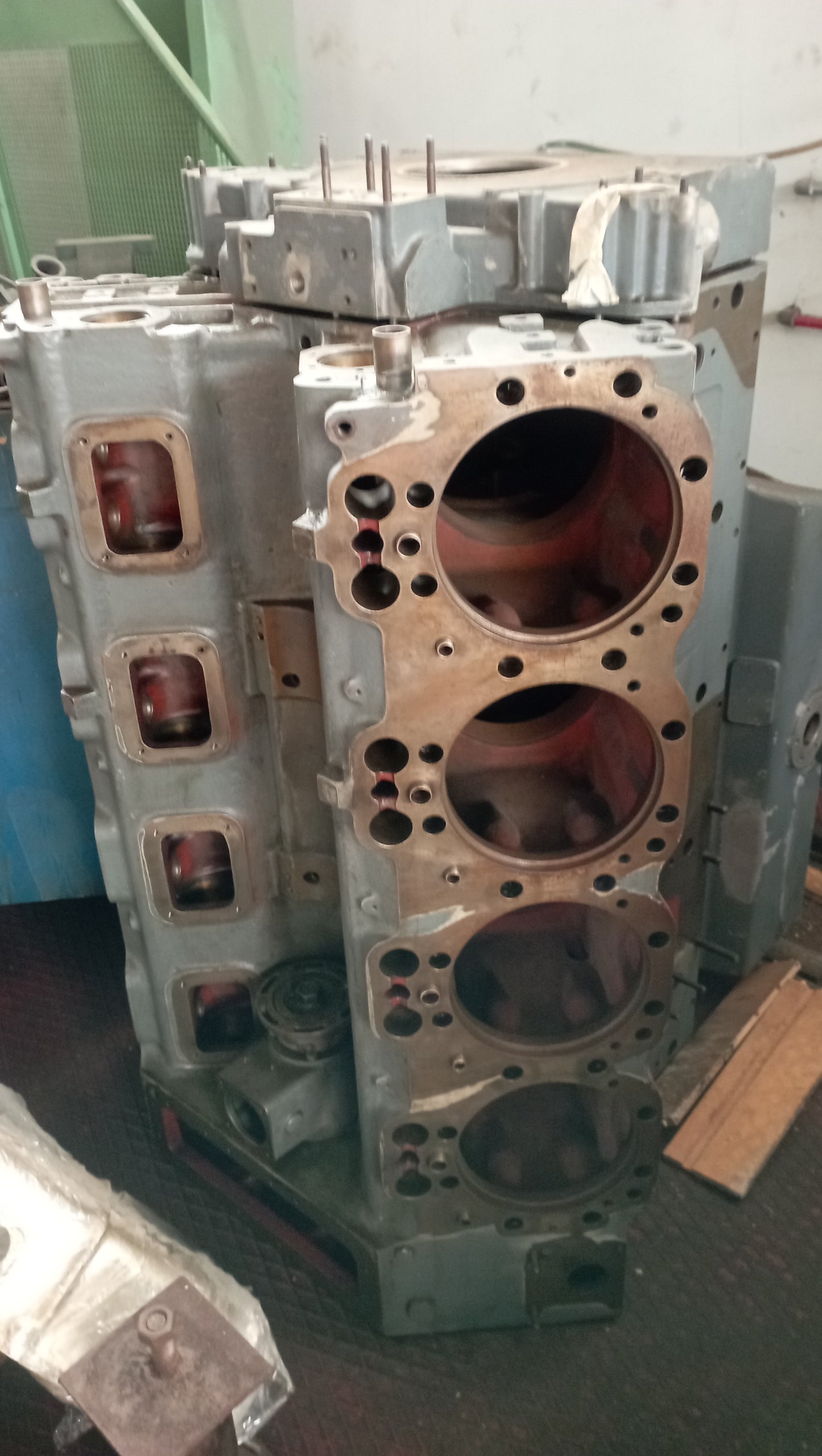 Incastellatura (monoblocco) motori Isotta Fraschini serie ID36 8 cilindri
