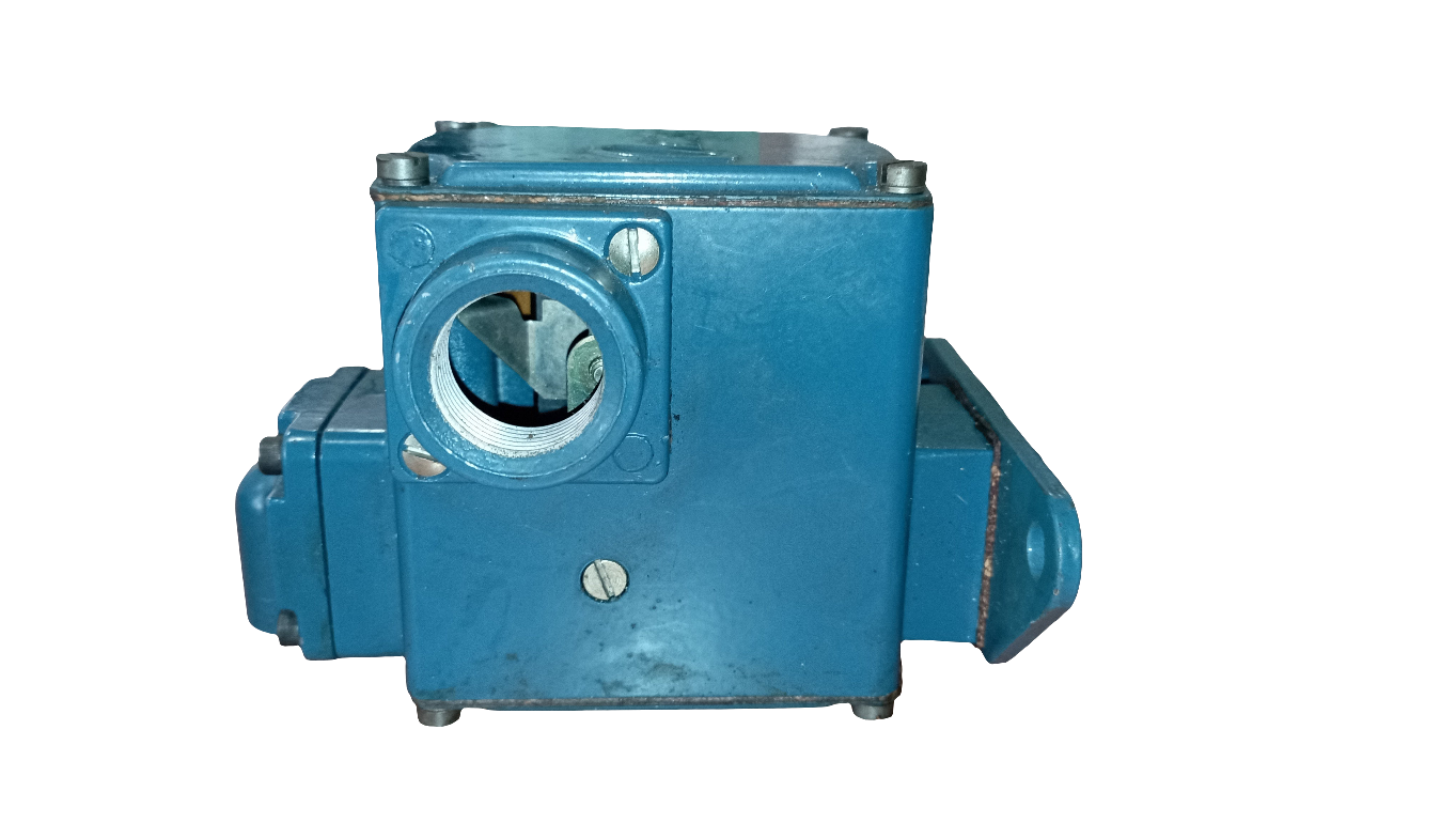 Pressostato AMOT CONTROLS MODEL 4140CKIEIIAA0-EE range 0.21 - 3.7 bar