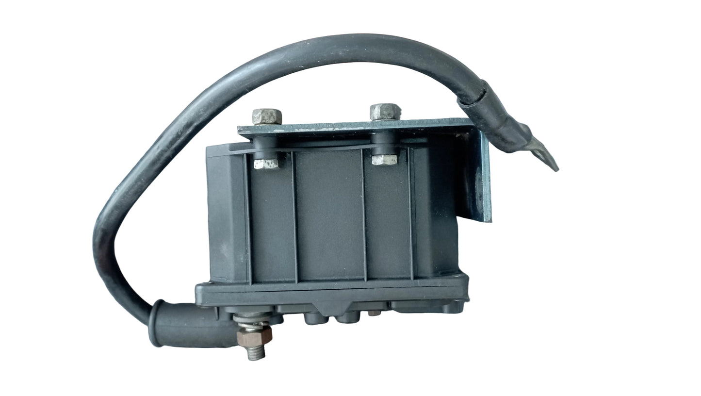 Interruttore sezionatore batteria elettrico, comprensivo di basetta di appoggio.