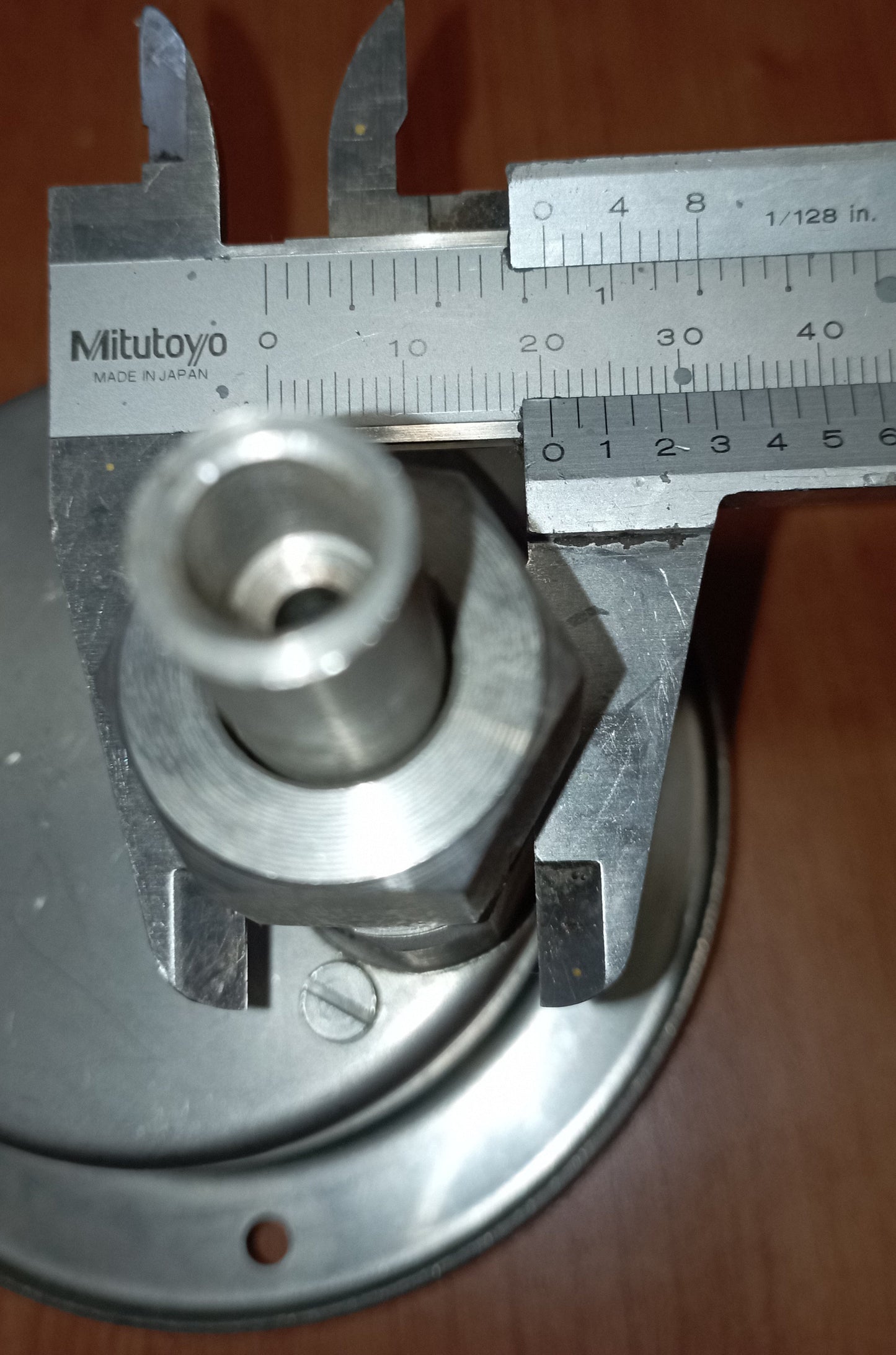 Manometro 0 10 Bar con attacco posteriore