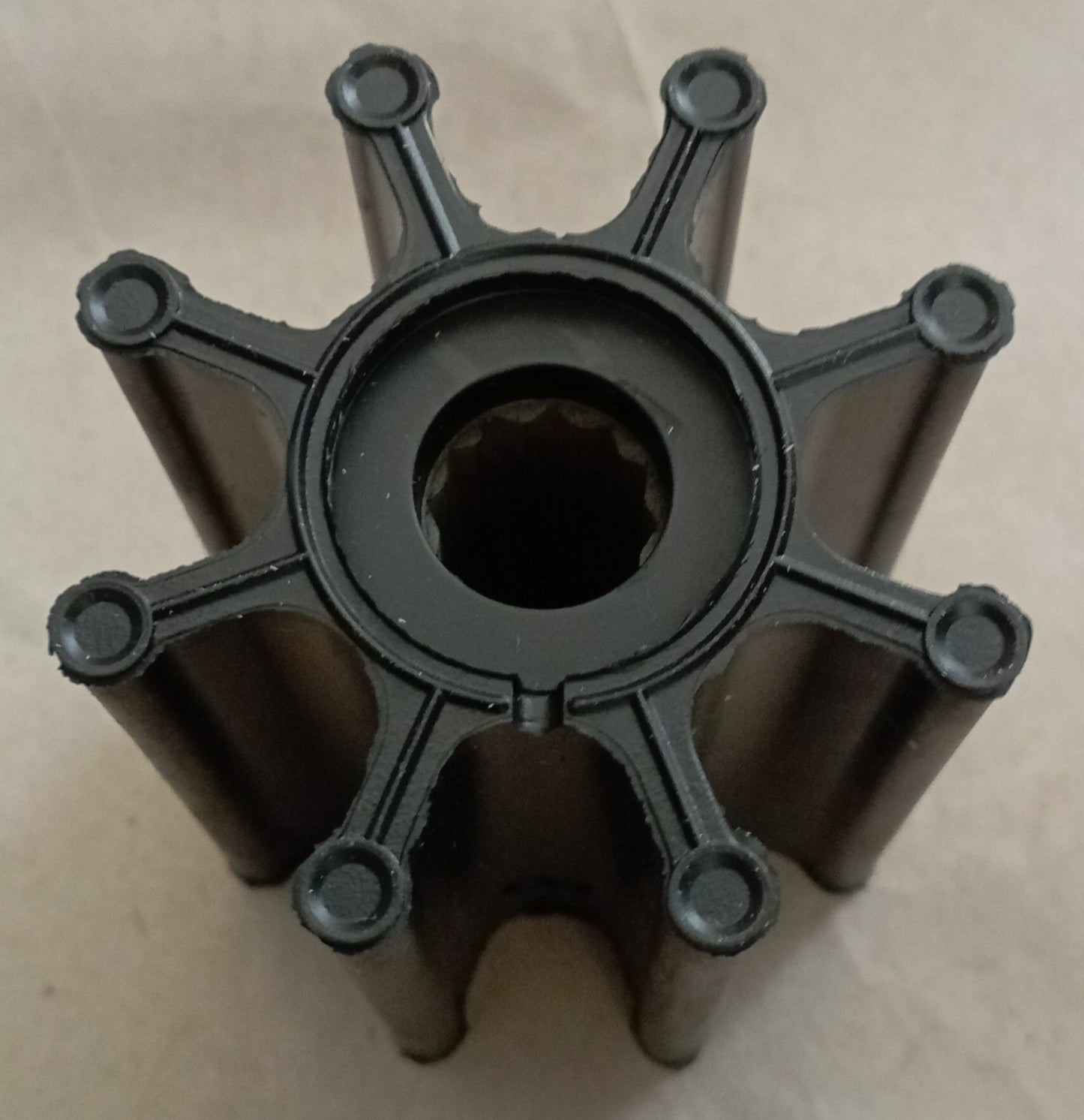 Girante per Pompa acqua motori marini Iveco FPT 8106207 Nuovo, mai usato nel suo imballo