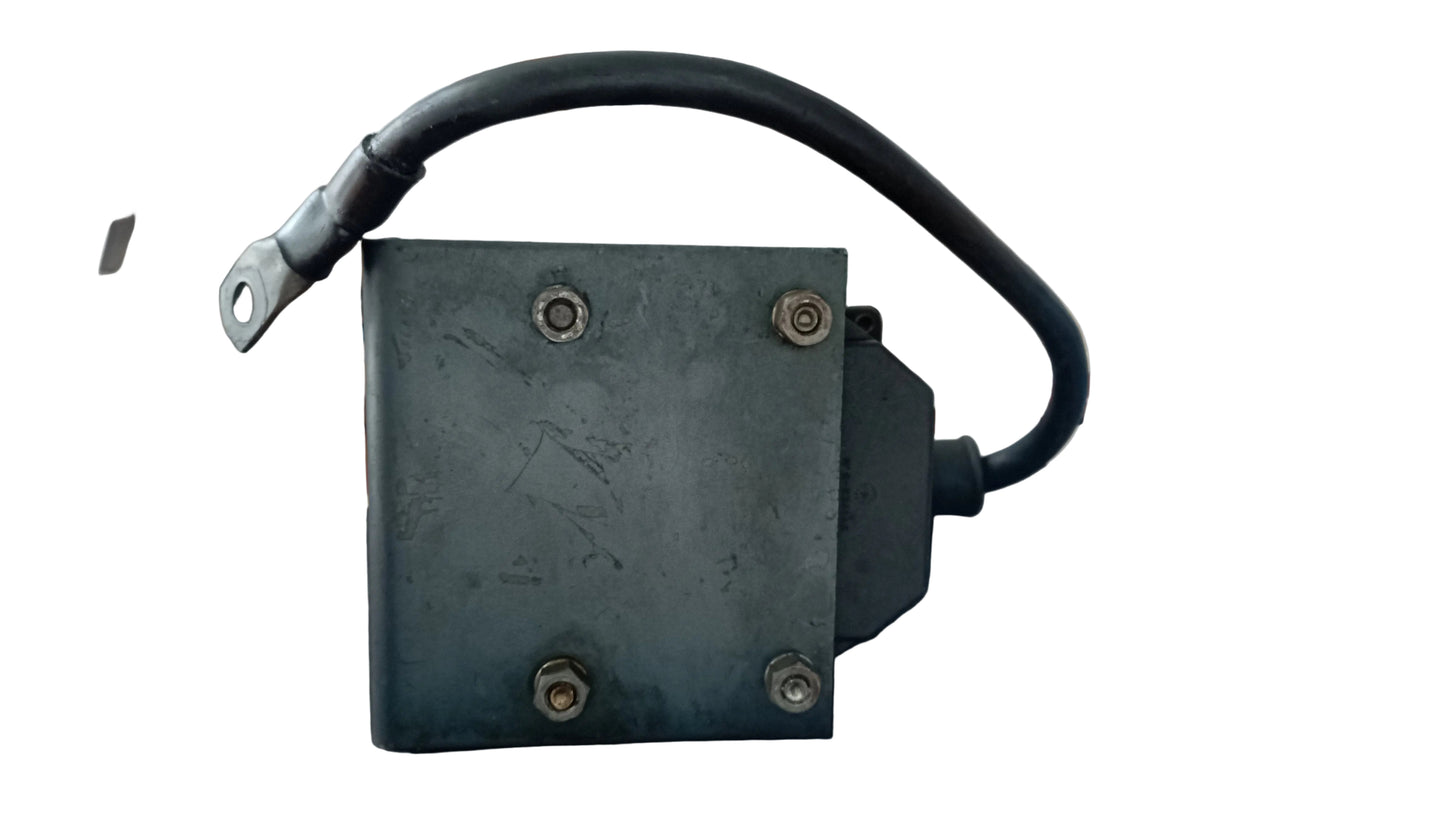 Interruttore sezionatore batteria elettrico, comprensivo di basetta di appoggio.