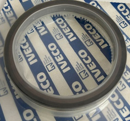 Paraolio albero motore 114x135x13 Iveco | 40102470, 98461686, 98488395, 99457401