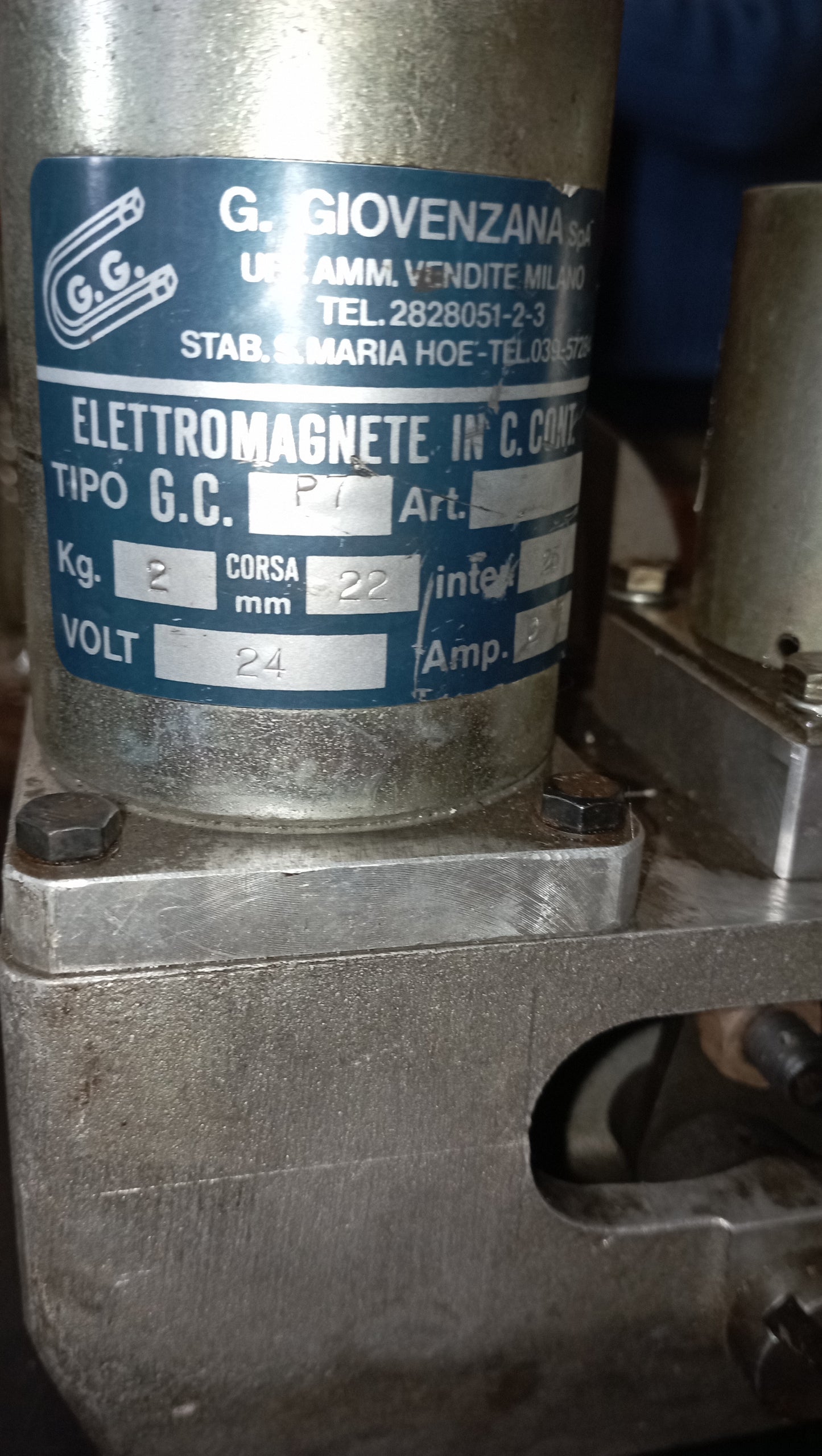 Elettromagnete industriale composto da ELETTROMAGNETE TIPO P7 e ELETTROMAGNETE TIPO GCP 5 Volts 24