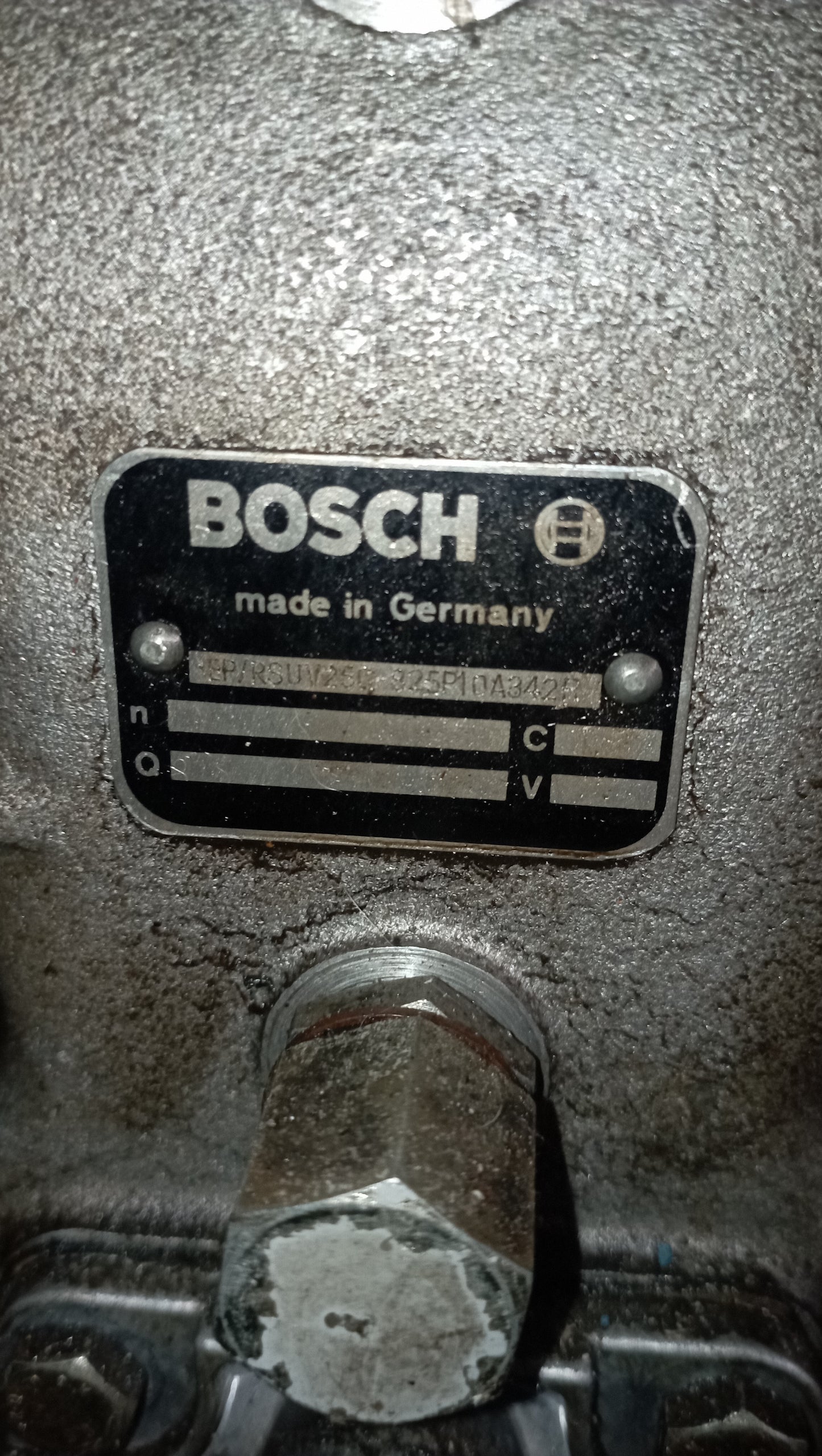 Pompa iniezione 12 pompanti BOSCH 946 300220 USATA IN OTTIME CONDIZIONI