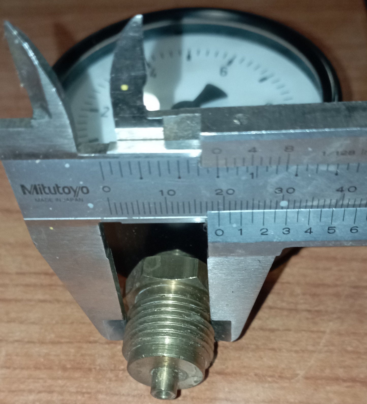 Manometro a molla WIKA, lega di rame
Versione standard