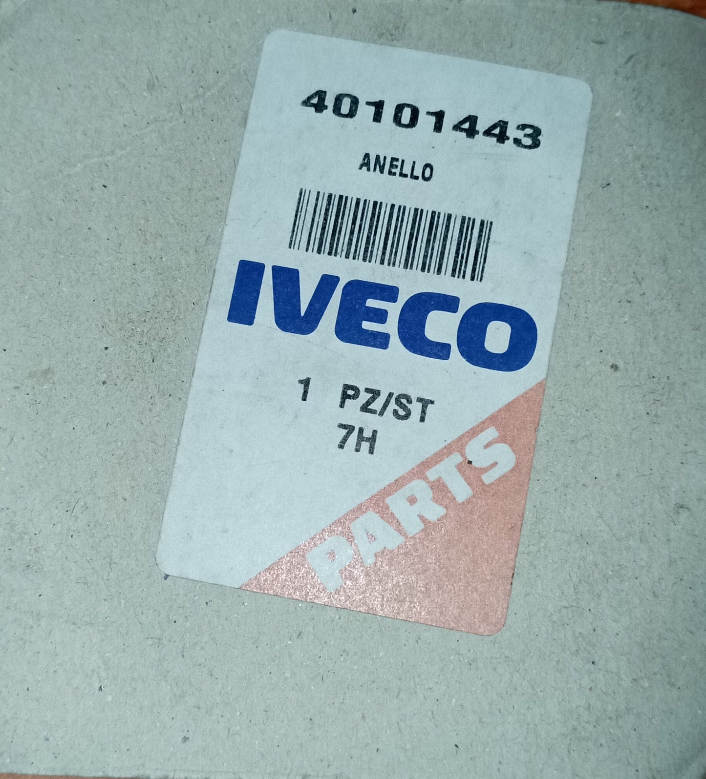 PARAOLIO ANELLO DI TENUTA POMPA INIEZIONE IVECO 170 180 190/26 6 CIL. 40101443